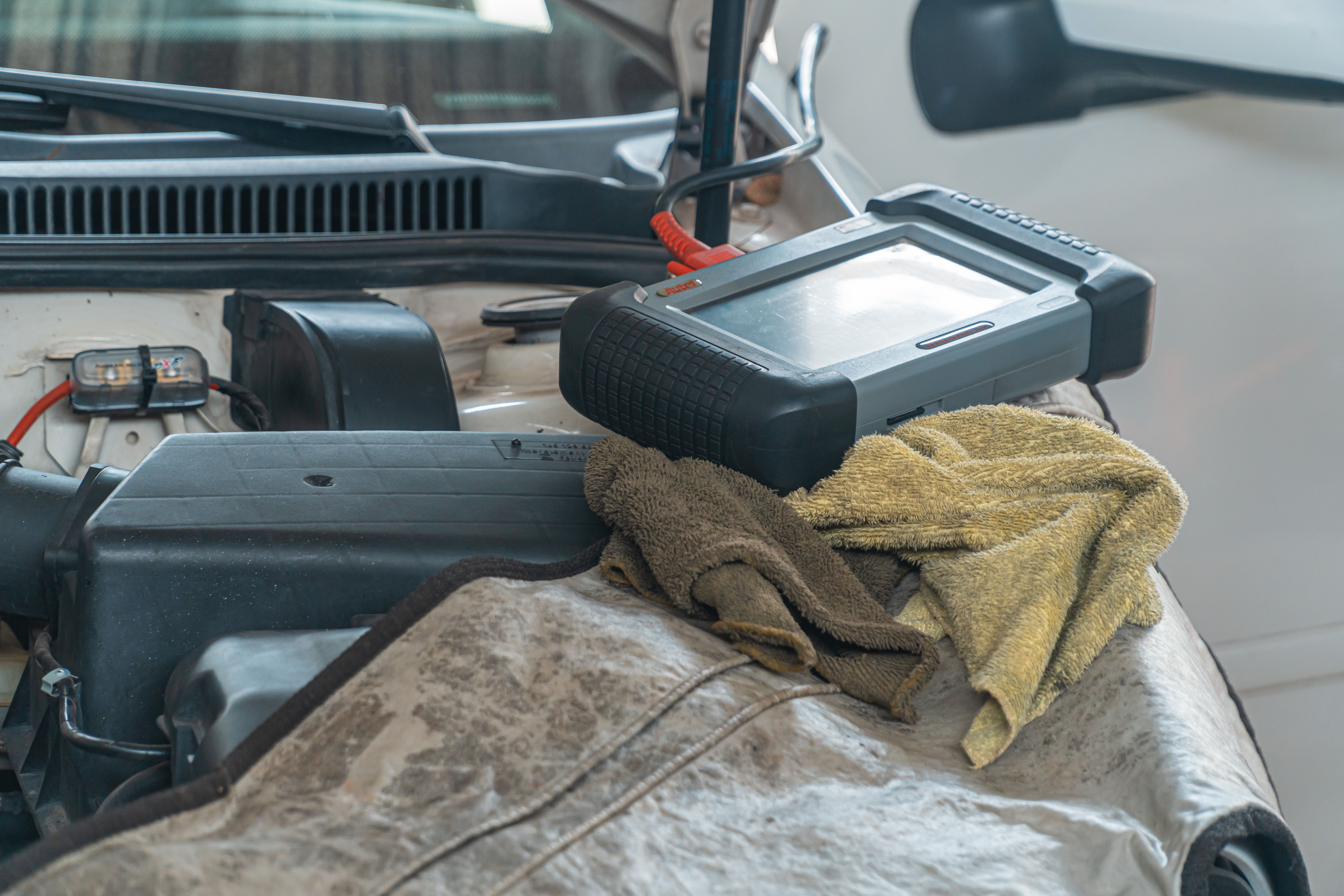 Advanced vehicle diagnostic equipment